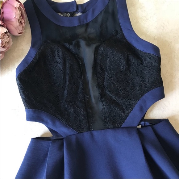 BCBG Generation navy blue mesh detail laced feminine open back cocktail dress - Picture 4 of 8